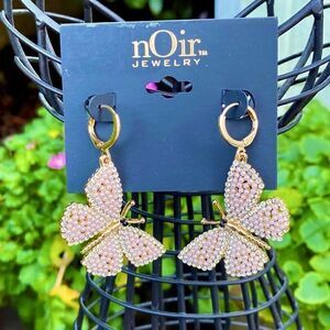 Noir Jewelry Pink & Gold Beaded Butterfly Earrings. NWOT